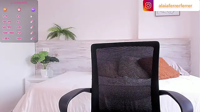 Alaia Ferrer  online show from 02/09/25, 08:34