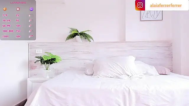 Alaia Ferrer  online show from 02/12/25, 08:29