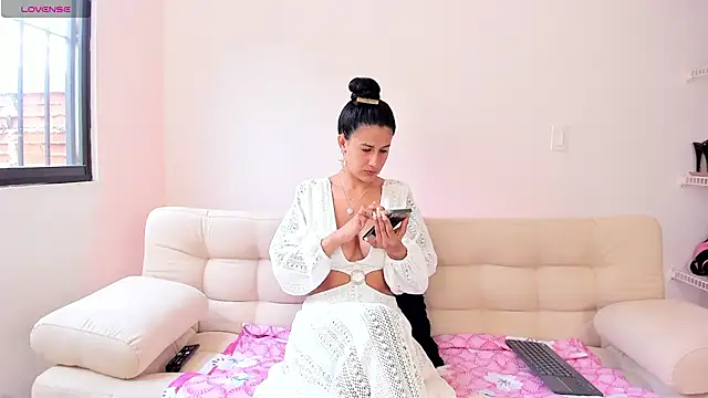 Alaia Ferrer  online show from 03/02/25, 06:30