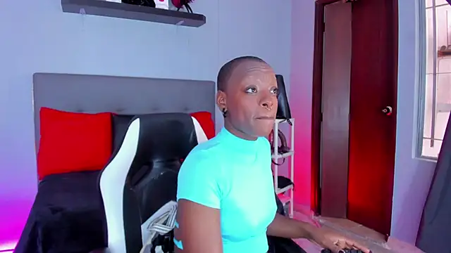 Snapshot of Coco_Kiss chatting on 11/15/25, 07:10 Coco Kiss online show from 11/15/25, 07:10