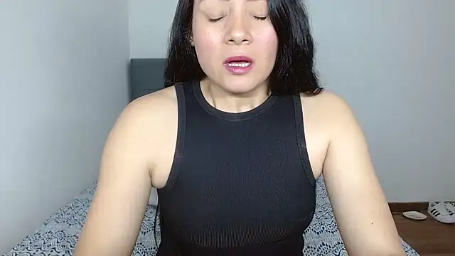 Snapshot of celeste_2023 chatting on 09/26/25, 03:43 celeste 2023 online show from 09/26/25, 03:43