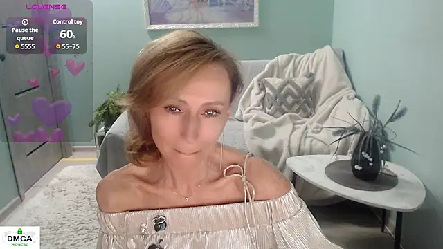 Snapshot of HornyMilf_777 chatting on 05/21/26, 07:04 HornyMilf 777 online show from 05/21/26, 07:04