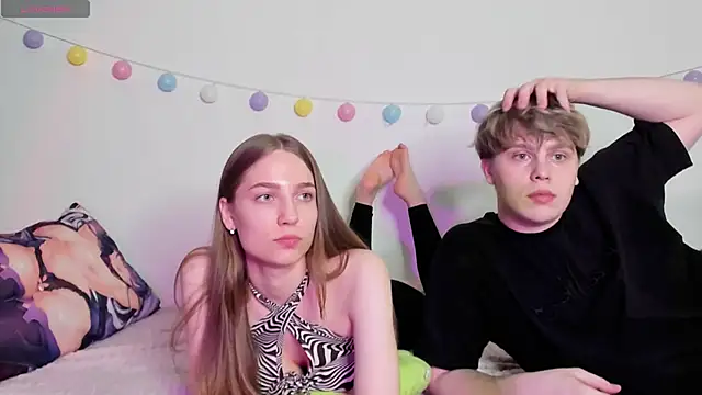 Emily and Ilumi online show from 12/27/24, 07:46