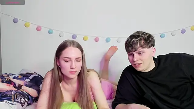 Emily and Ilumi online show from 01/04/25, 12:37