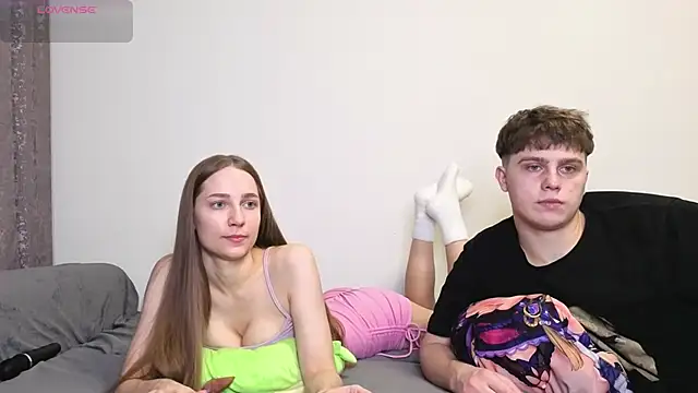 Emily and Ilumi online show from 10/23/25, 05:12