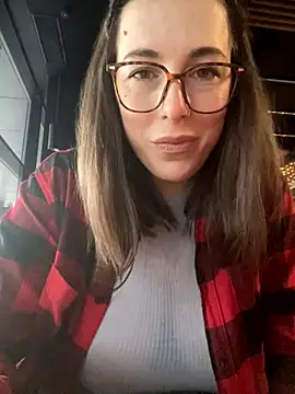 Snapshot of MommmyYummy chatting on 12/03/24, 09:22 MommmyYummy online show from 12/03/24, 09:22