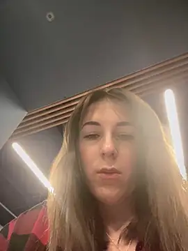 Snapshot of MommmyYummy chatting on 12/12/24, 01:49 MommmyYummy online show from 12/12/24, 01:49