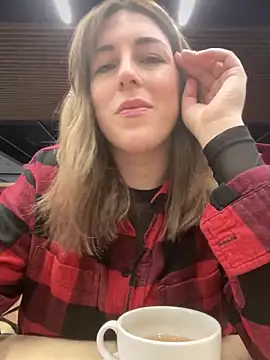 Snapshot of MommmyYummy chatting on 12/29/24, 11:50 MommmyYummy online show from 12/29/24, 11:50