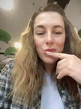 Snapshot of MommmyYummy chatting on 02/23/25, 12:16 MommmyYummy online show from 02/23/25, 12:16