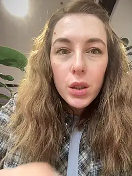 Snapshot of MommmyYummy chatting on 02/23/25, 03:18 MommmyYummy online show from 02/23/25, 03:18