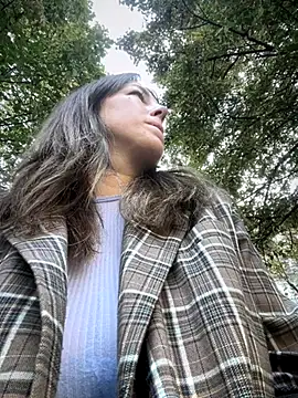 Snapshot of MommmyYummy chatting on 09/27/25, 01:16 MommmyYummy online show from 09/27/25, 01:16