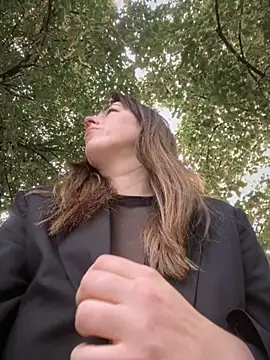 Snapshot of MommmyYummy chatting on 09/28/25, 01:38 MommmyYummy online show from 09/28/25, 01:38