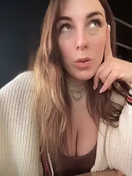 Snapshot of MommmyYummy chatting on 02/06/26, 01:47 MommmyYummy online show from 02/06/26, 01:47