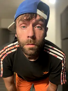 4kUsh2Fashion0 online show from 10/06/25, 12:35