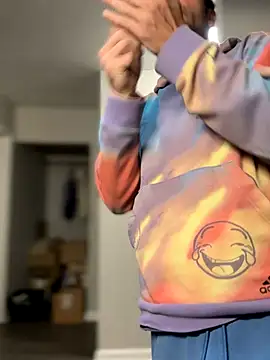 4kUsh2Fashion0 online show from 10/20/25, 02:39