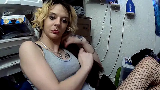 dangereyez0010 online show from 04/01/26, 04:57