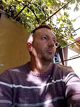 Snapshot of florin421 chatting on 09/18/25, 08:38 florin421 online show from 09/18/25, 08:38