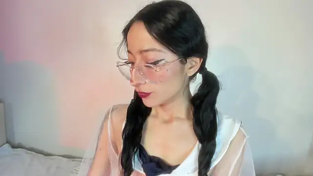 Cloe Leee online show from 03/07/25, 10:21