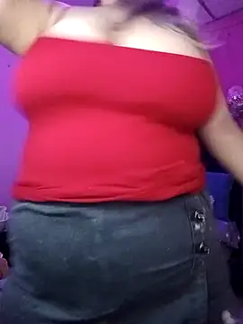 Snapshot of EllisW8 chatting on 11/01/25, 10:45 EllisW8 online show from 11/01/25, 10:45