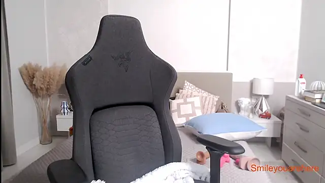 Smileyouarehere online show from 09/20/25, 01:39