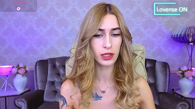Snapshot of Sexy_Lava chatting on 10/13/25, 06:24 Sexy Lava online show from 10/13/25, 06:24