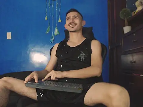 HomeAloneK online show from 11/02/25, 07:49