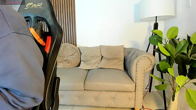 liam collins21 online show from 10/04/25, 11:41