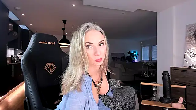 GoddessElizabethX online show from 12/17/24, 03:39