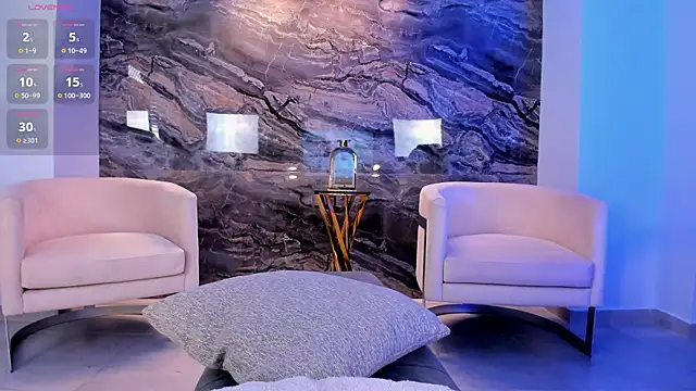 SofiaReyes1 online show from 02/09/25, 11:57