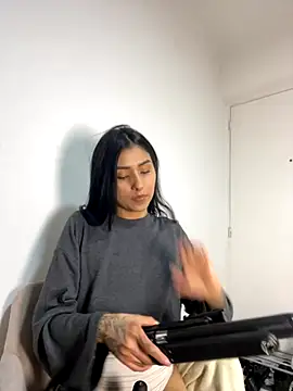 Snapshot of ananya_sex1 chatting on 11/21/25, 05:17 ananya sex1 online show from 11/21/25, 05:17