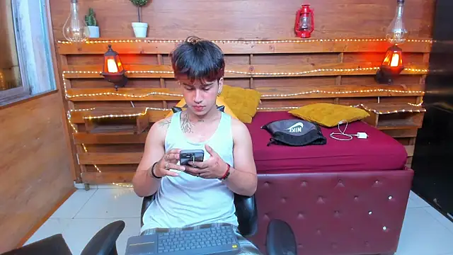 alex 477 online show from 09/19/25, 11:44