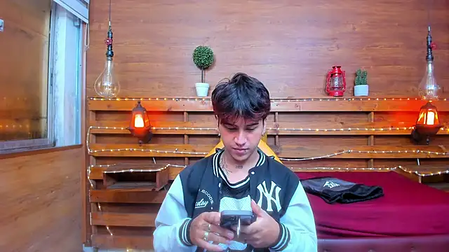 alex 477 online show from 09/26/25, 11:36