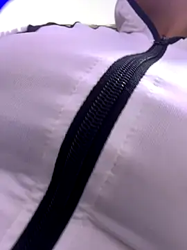 Snapshot of kim_monti chatting on 11/03/25, 08:54 kim monti online show from 11/03/25, 08:54