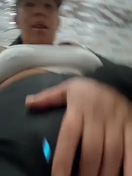 Snapshot of kim_monti chatting on 11/17/25, 09:09 kim monti online show from 11/17/25, 09:09