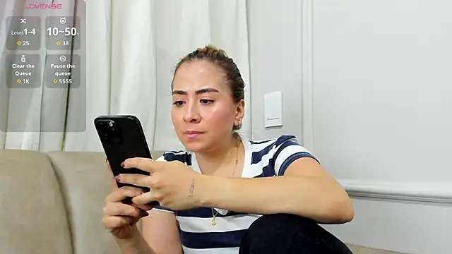 Snapshot of Lia_walton chatting on 11/28/25, 05:04 Lia walton online show from 11/28/25, 05:04