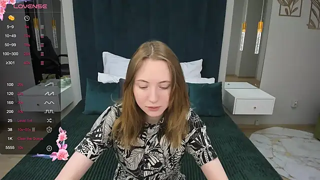 Cowell Adelina online show from 01/25/25, 02:47