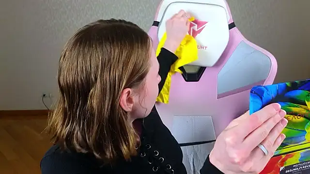 Cowell Adelina online show from 03/07/26, 09:17