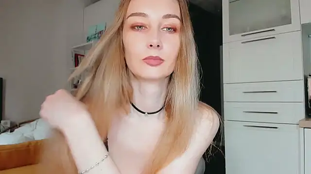 Maiami000 online show from 04/08/26, 10:04