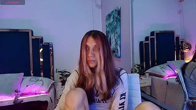 Feniix   online show from 06/04/26, 04:51