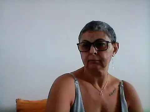 Snapshot of roseblak42 chatting on 02/06/25, 11:21 roseblak42 online show from 02/06/25, 11:21