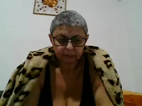 Snapshot of roseblak42 chatting on 02/10/25, 06:13 roseblak42 online show from 02/10/25, 06:13