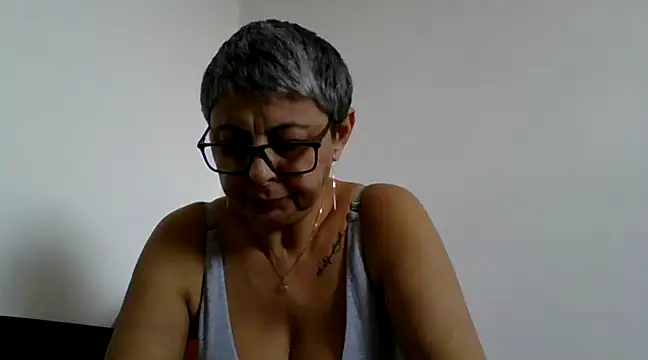 Snapshot of roseblak42 chatting on 03/10/25, 09:32 roseblak42 online show from 03/10/25, 09:32