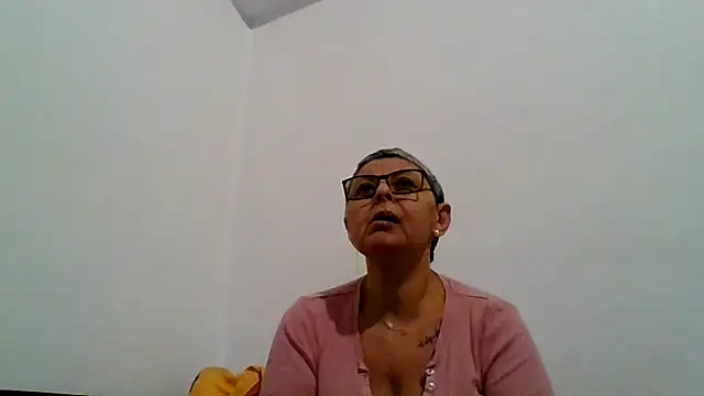 roseblak42 online show from 12/22/25, 03:31