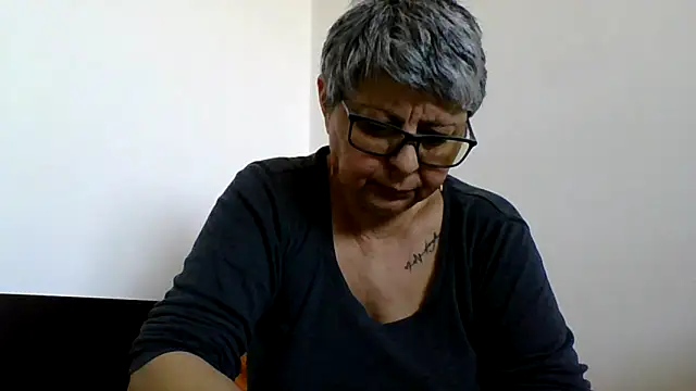 roseblak42 online show from 03/26/26, 01:17