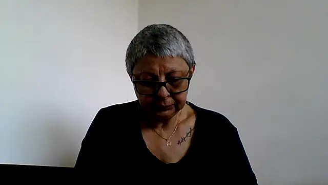 Snapshot of roseblak42 chatting on 05/19/26, 07:58 roseblak42 online show from 05/19/26, 07:58