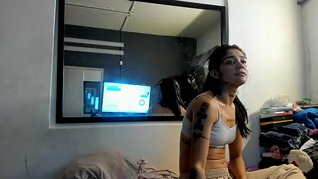 Snapshot of Trinna_harperr chatting on 11/01/25, 04:09 Trinna harperr online show from 11/01/25, 04:09