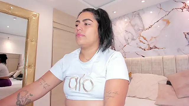 kiana cream online show from 11/22/25, 11:42