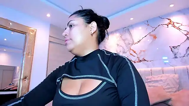 kiana cream online show from 04/10/26, 11:26