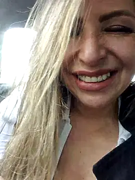  Abril-Office1 online show from 03/04/25, 05:34