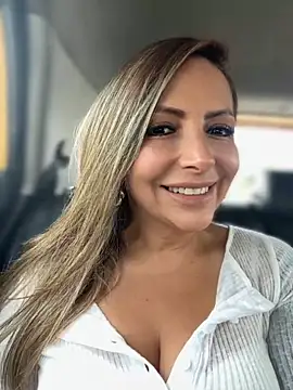  Abril-Office1 online show from 09/25/25, 03:05